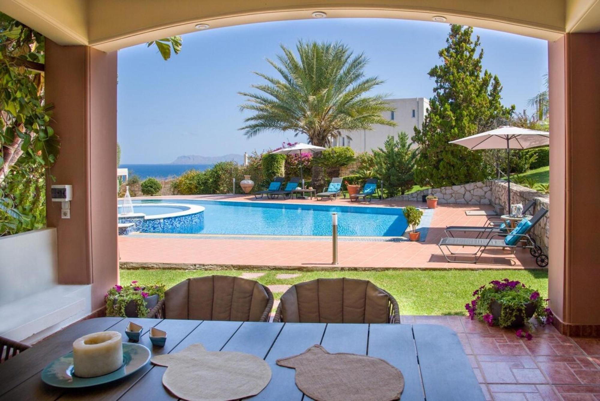 Villa Elina Luxury Residence Stalos Exterior foto